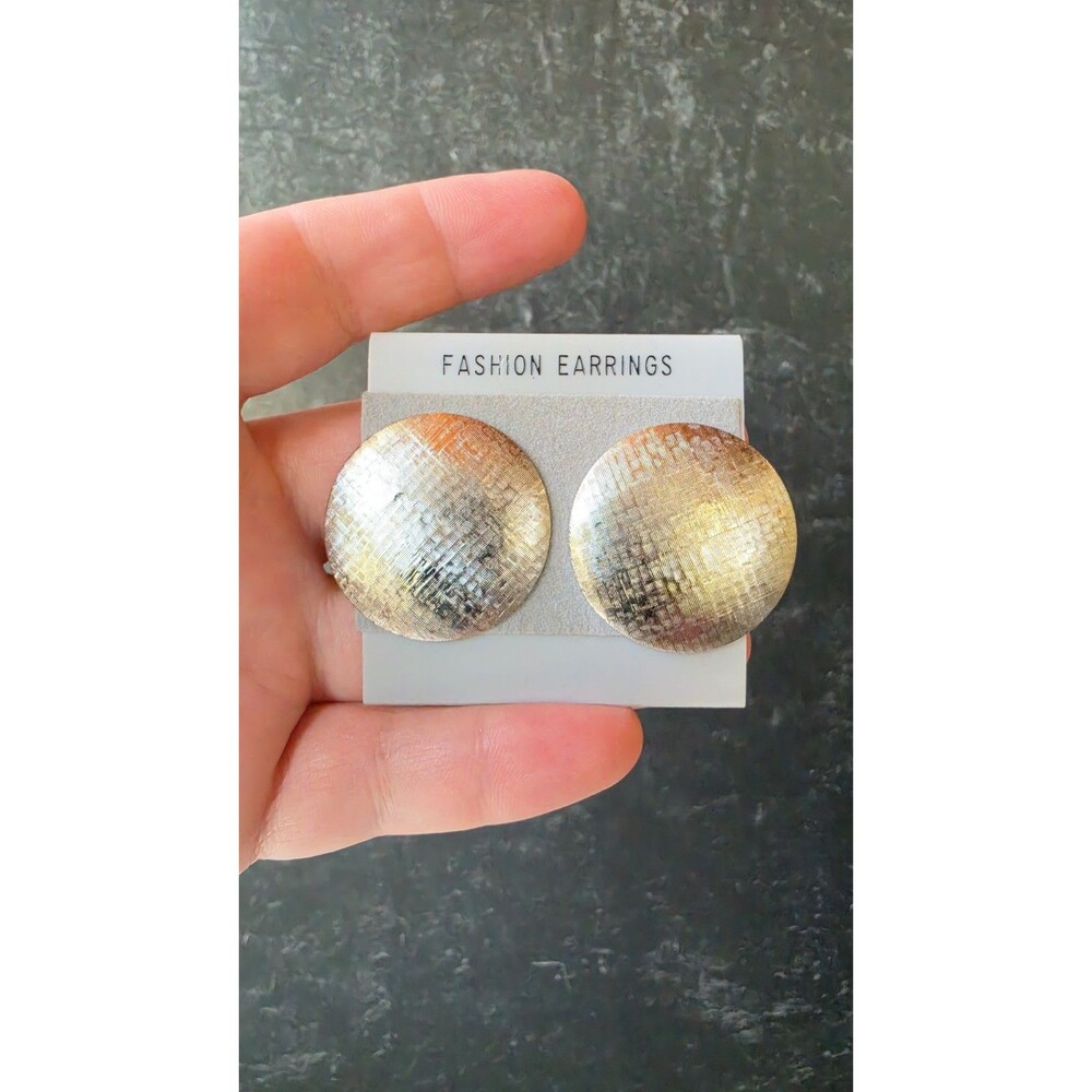 Silver Tone Metal Circular Clip-on Earrings Vintage Costume Jewelry NOS READ